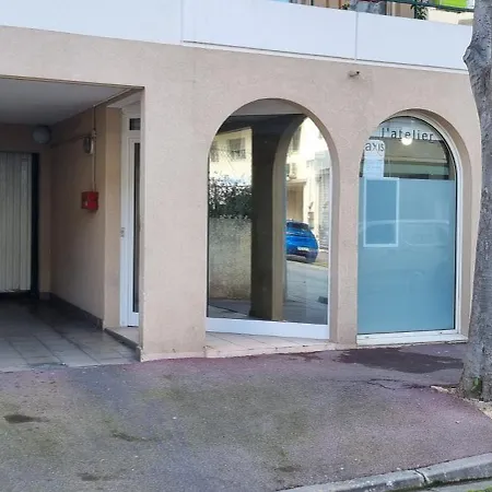 Le Cap St-charles - Spacieux Dernier Etage - Terrasses - Climatisation - Parking * جوان ليه باه